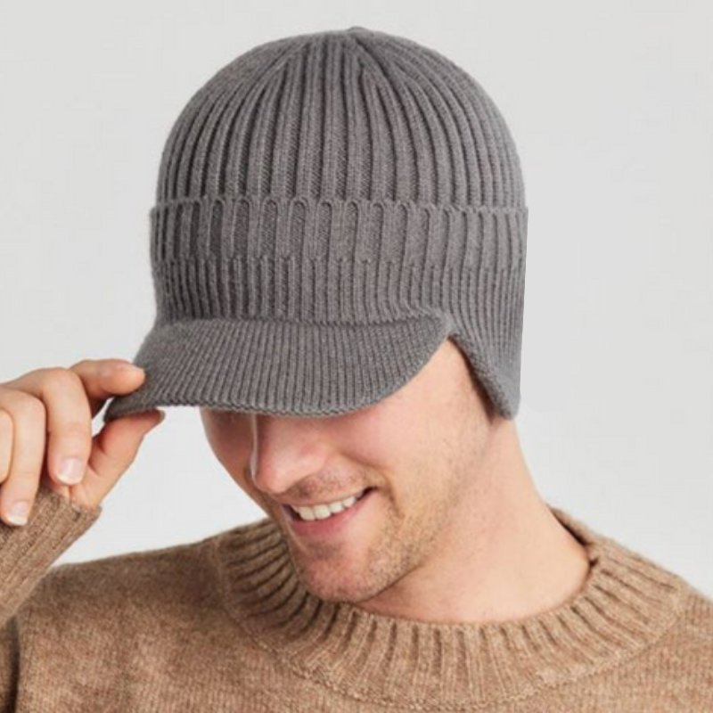 Warm and elegant knitted hat: Comfort and style for winter 